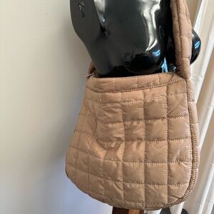 Quilted Grid tan zip purse bag.  Lululemon Tote-bag KnockOff